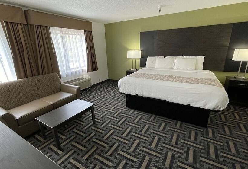 带大床的套房, La Quinta Inn By Wyndham Cincinnati North