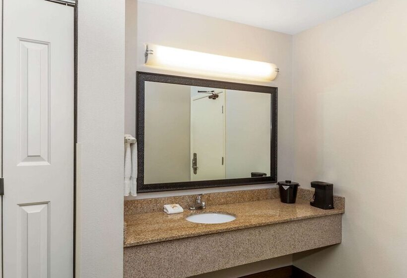Номер Deluxe, La Quinta Inn By Wyndham Sheboygan