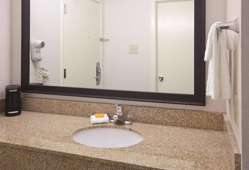 Номер Deluxe, La Quinta Inn By Wyndham Sheboygan