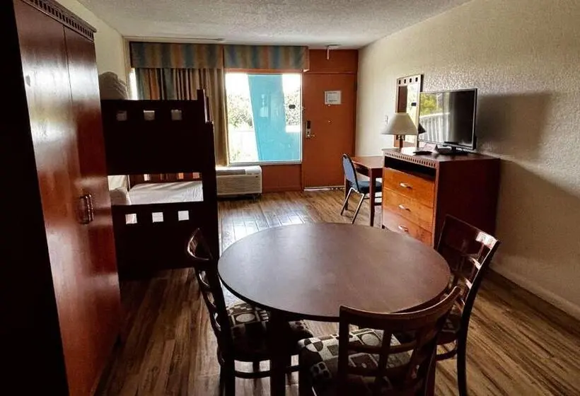 سوئیت با تخت بزرگ, Ramada By Wyndham Flamingo Water Park