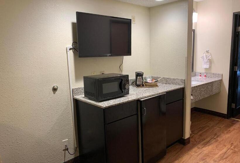 חדר דלוקס עם מיטת קינג, Super 8 By Wyndham Metropolis