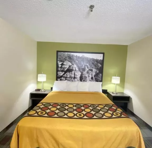 Deluxe Suite King Bed, Super 8 By Wyndham Metropolis