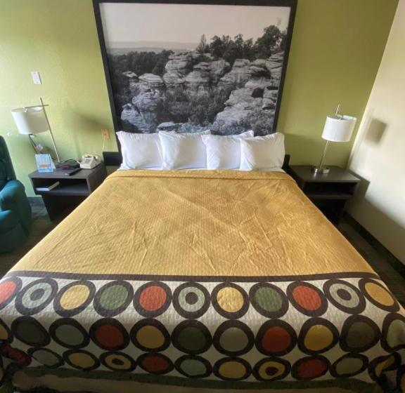 חדר סטנדרט, מיטת קינג, מותאם לאדם עם מוגבלויות, Super 8 By Wyndham Metropolis