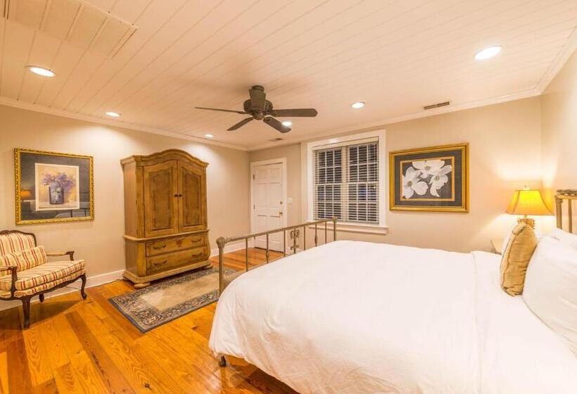 كابينة, The Beaufort Inn