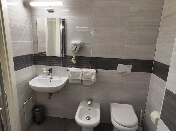 Номер Комфорт, B And B Living