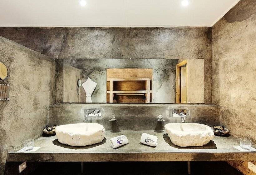 スタンダードバンガロー, Dakhla Attitude