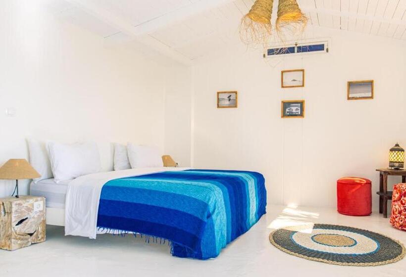 デラックスバンガロー, Dakhla Attitude