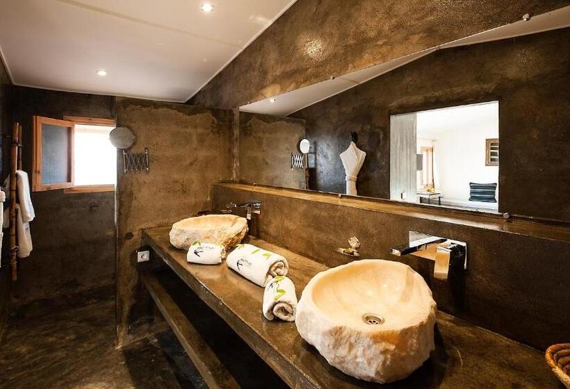 スタンダードバンガロー, Dakhla Attitude