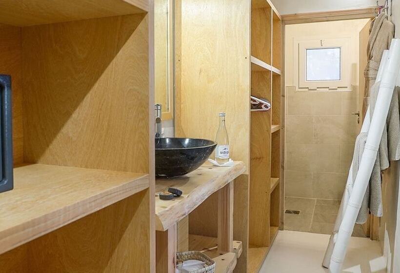 スタンダードバンガロー, Dakhla Attitude