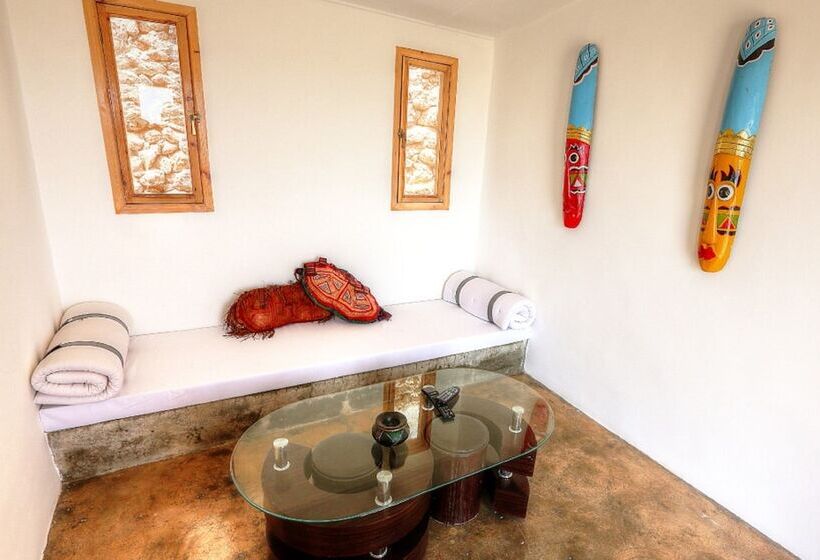 スタンダードバンガロー, Dakhla Attitude