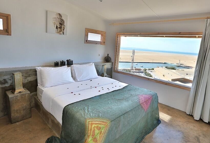 スタンダードバンガロー, Dakhla Attitude