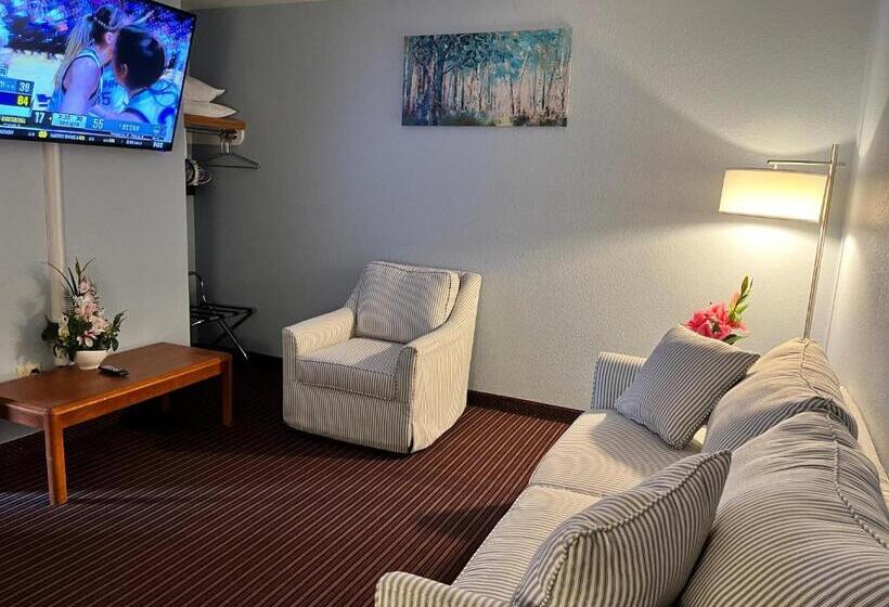 자쿠지 스위트, Garnett Hotel & Rv Park