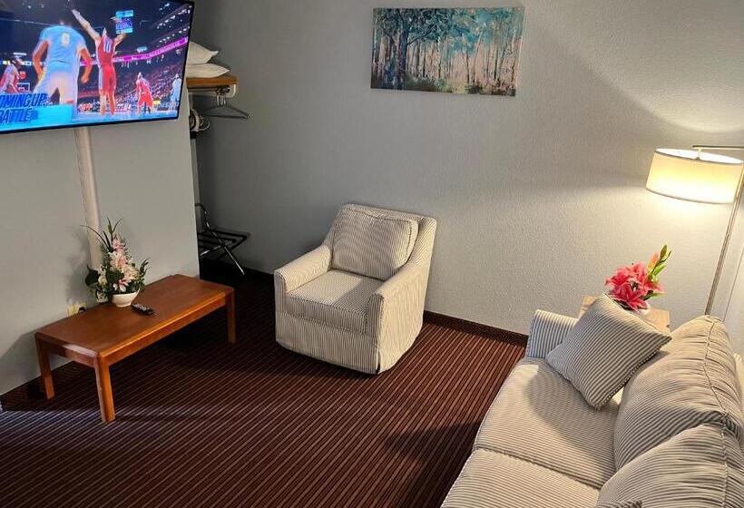 자쿠지 스위트, Garnett Hotel & Rv Park