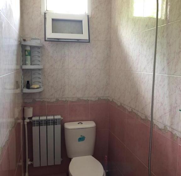 Economy Kamer, Second Room