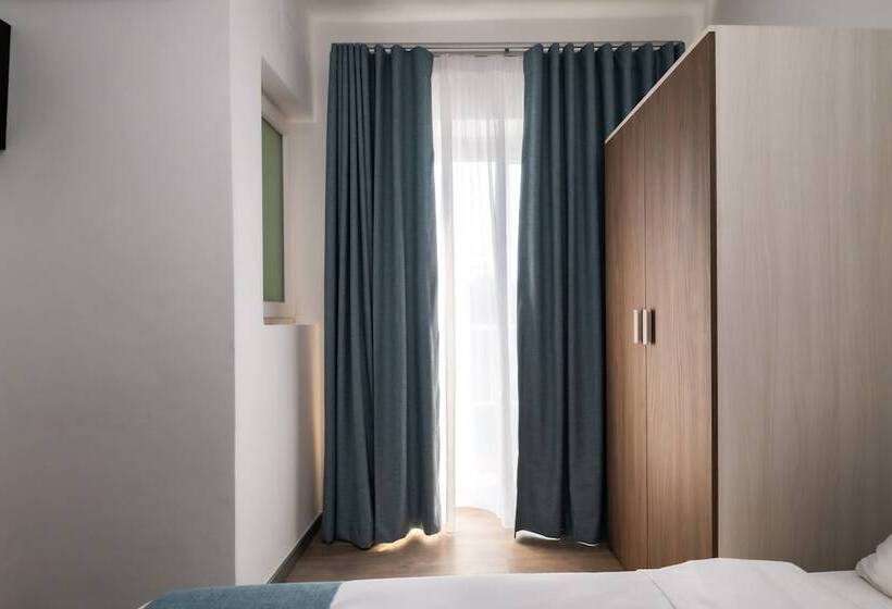 اتاق استاندارد یک نفره با چشمانداز دریا, C Est La Vie