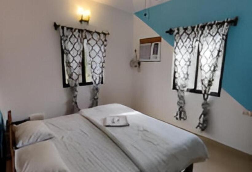 דירת חדר נוף לבריכה, Ronne S 2bhk Lagoon Apartment  Calangute