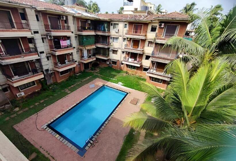 דירת חדר נוף לבריכה, Ronne S 2bhk Lagoon Apartment  Calangute