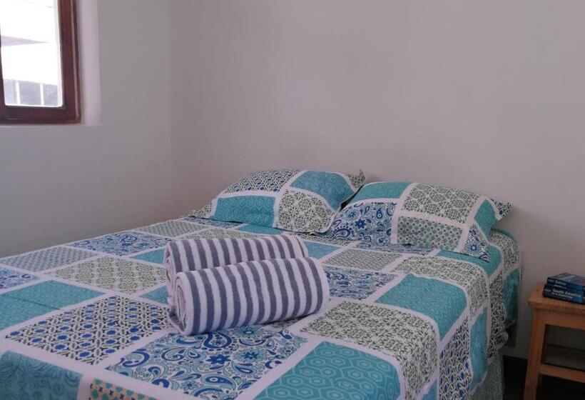 اتاق استاندارد با سرویس بهداشتی مشترک, Charlies Place