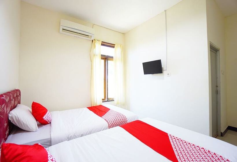 Quarto Estandar, Oyo 1292 Lieke Residence