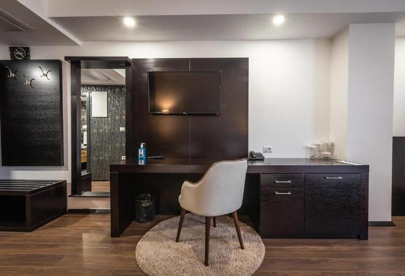 اتاق استاندارد سه نفره, Sky Gevgelija