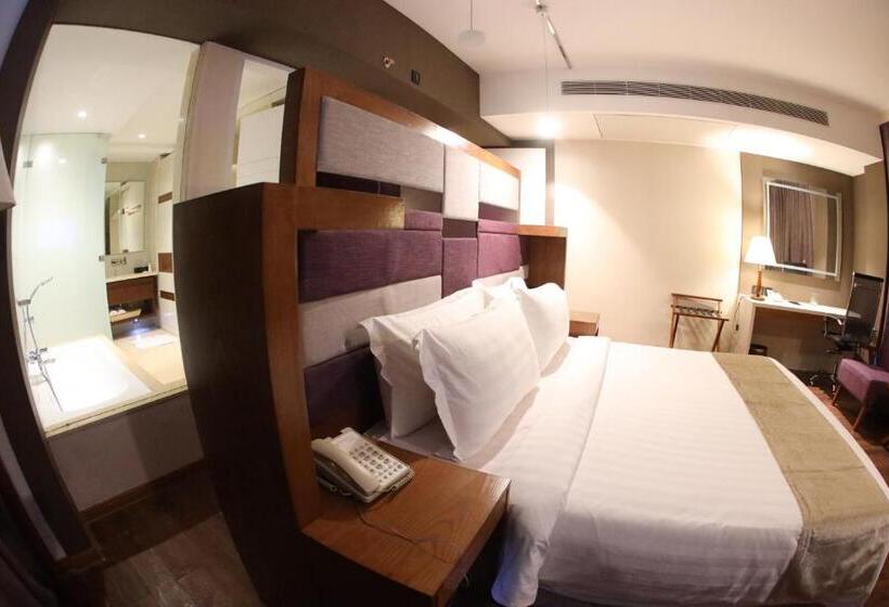 Suite Queen Bed, Regenta Central Rs Chennai Omr Sipcot