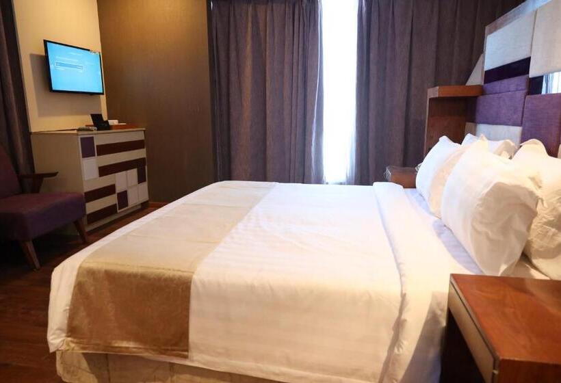 Suite Queen Bed, Regenta Central Rs Chennai Omr Sipcot