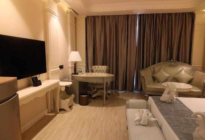 带大床的套房, Regenta Central Rs Chennai Omr Sipcot