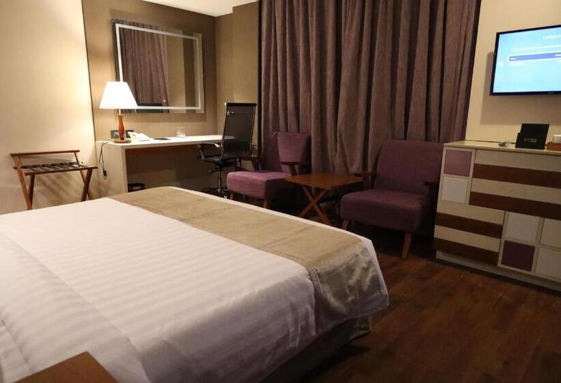 Suite Queen Bed, Regenta Central Rs Chennai Omr Sipcot