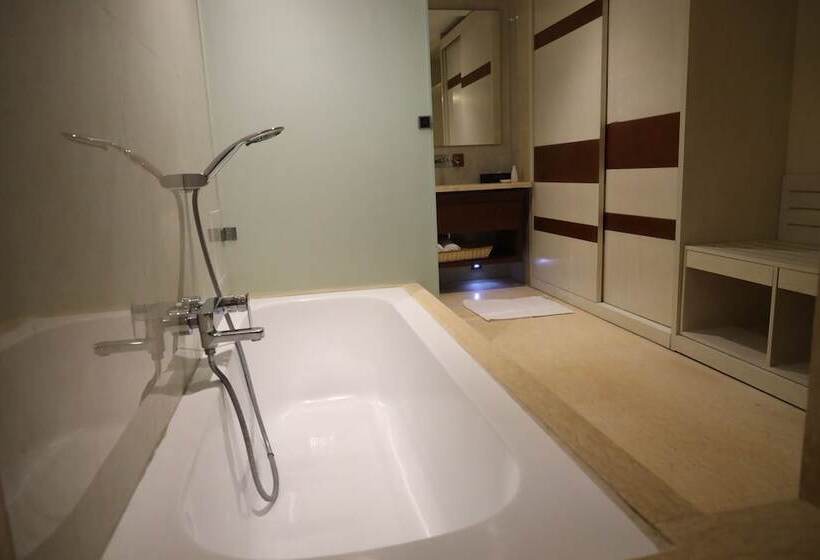 سوئیت با تخت بزرگ, Regenta Central Rs Chennai Omr Sipcot