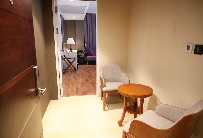 带大床的套房, Regenta Central Rs Chennai Omr Sipcot