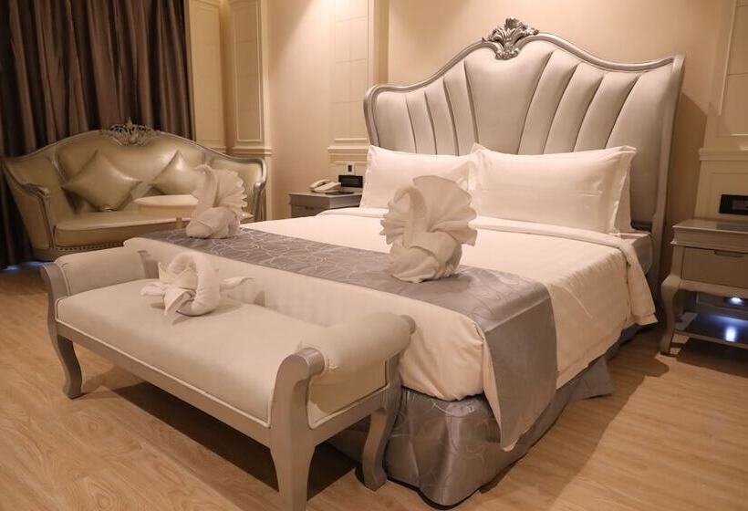 Suite Queen Bed, Regenta Central Rs Chennai Omr Sipcot