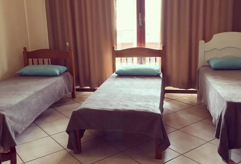 スタンダードトリプルルーム, Hostel Mundo