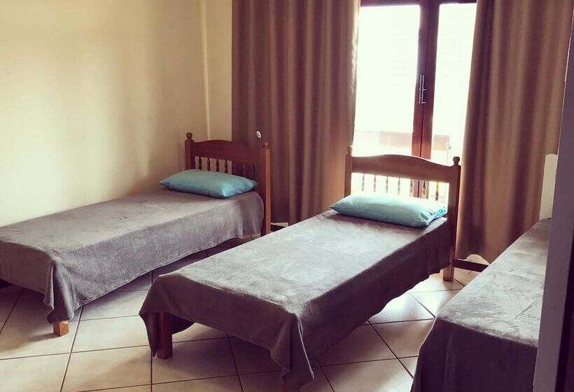 スタンダードトリプルルーム, Hostel Mundo