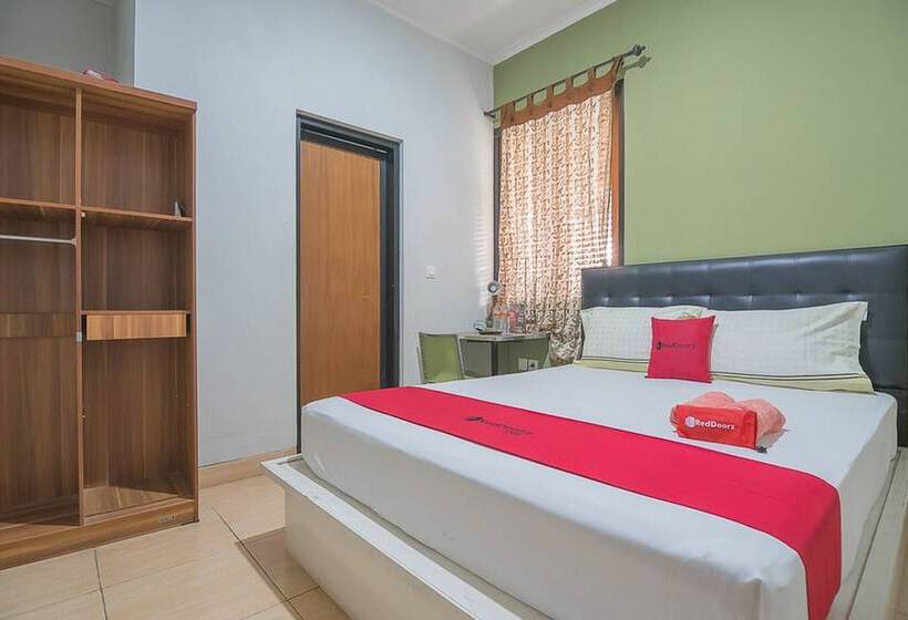 标准间, Reddoorz Syariah Near Krida Nusantara
