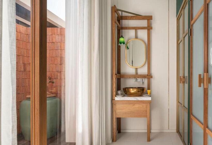 Номер Deluxe Вид на Бассейн, Baan Pomphet
