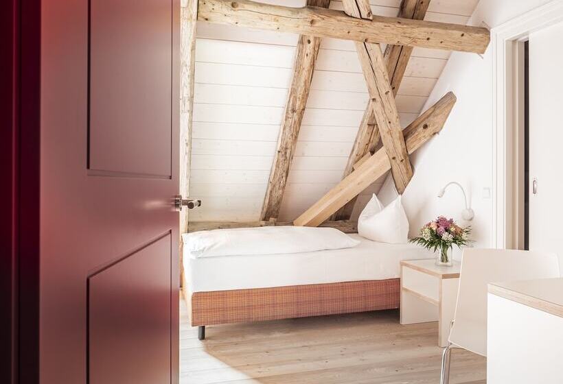 标准单人间, Post Berching