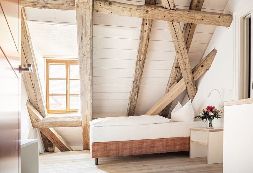 标准单人间, Post Berching