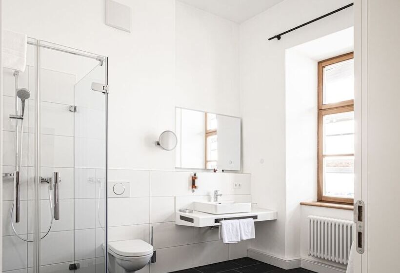 高级大房间, Post Berching