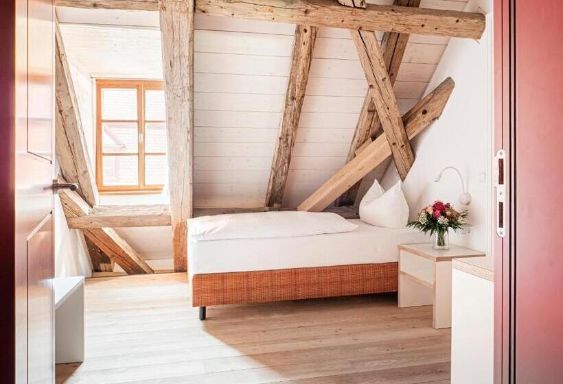 标准单人间, Post Berching