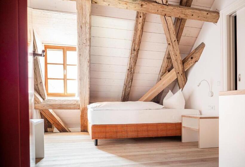 标准单人间, Post Berching