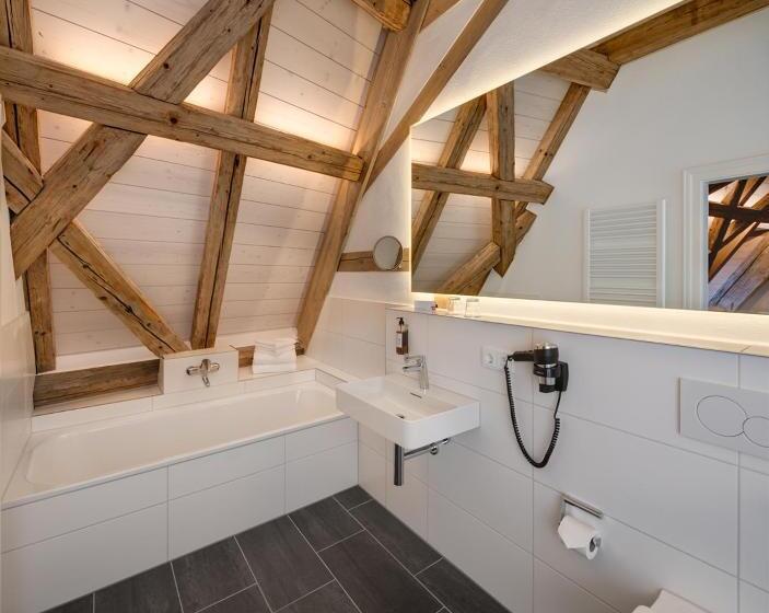 高级大房间, Post Berching