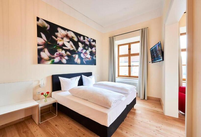 高级大房间, Post Berching