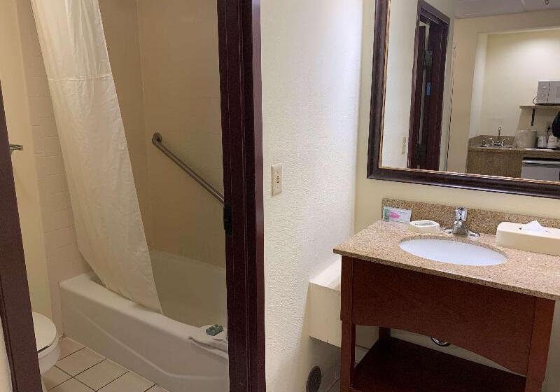 מיטת קינג בסוויטה, Best Western Gateway Grand