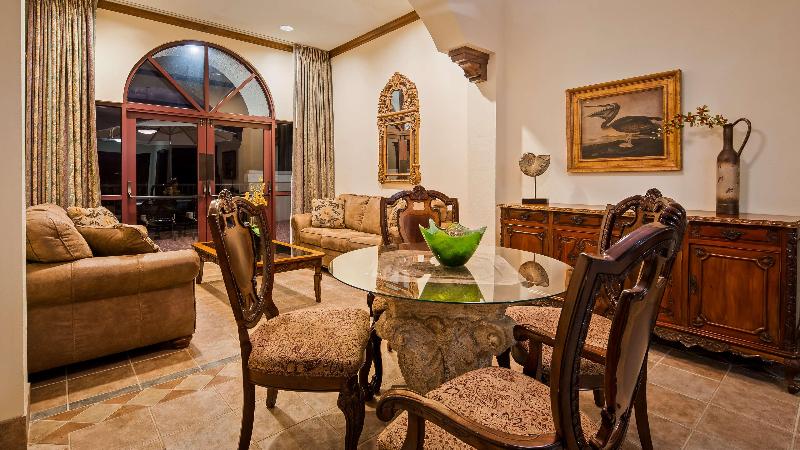 جناح سرير كينج, Best Western Gateway Grand