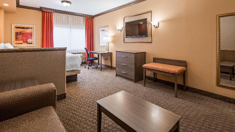 Люкс Кровать Кинг, Best Western Plus North Canton Inn & Suites