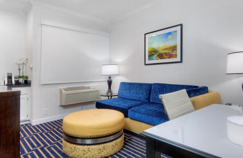 스위트, Best Western Plus Palm Court