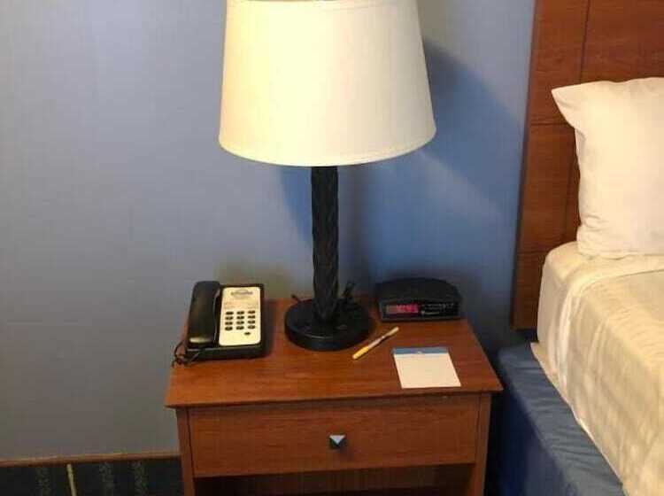 غرفه قياسيه سريرين مزدوجين, Days Inn By Wyndham Breezewood