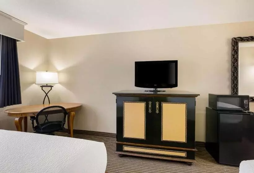 スタンダードルーム, Revel Hotel Minot   Surestay Collection By Best Western