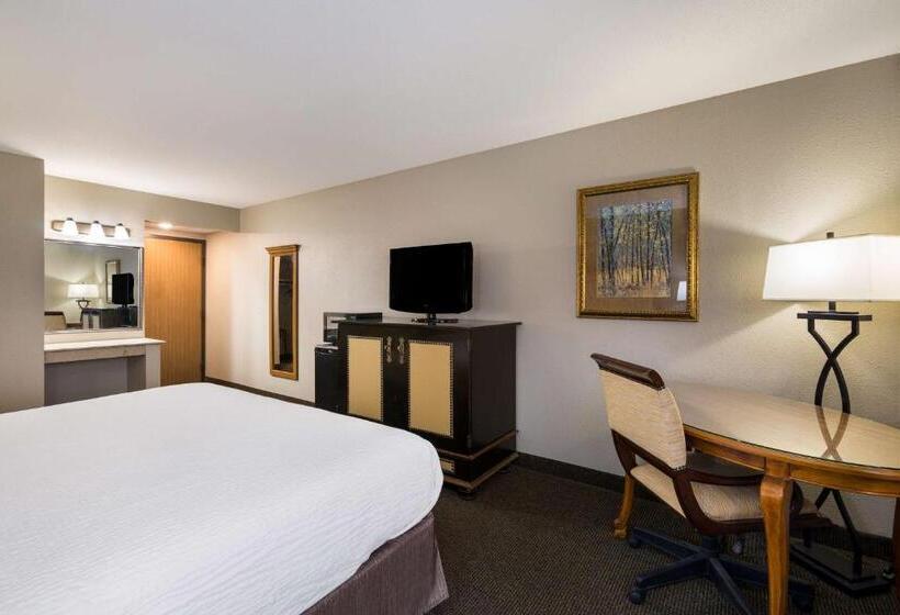 חדר סטנדרט עם מיטת קינג, Revel Hotel Minot   Surestay Collection By Best Western