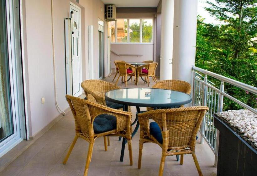 اتاق لوکس, Apartment's Meti